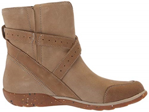 Mink Chacos Women's Skye Hiking Shoe