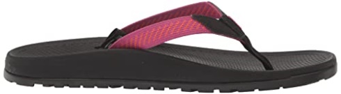 Score Fuchsia Chacos Women's Lowdown Flip Sandal